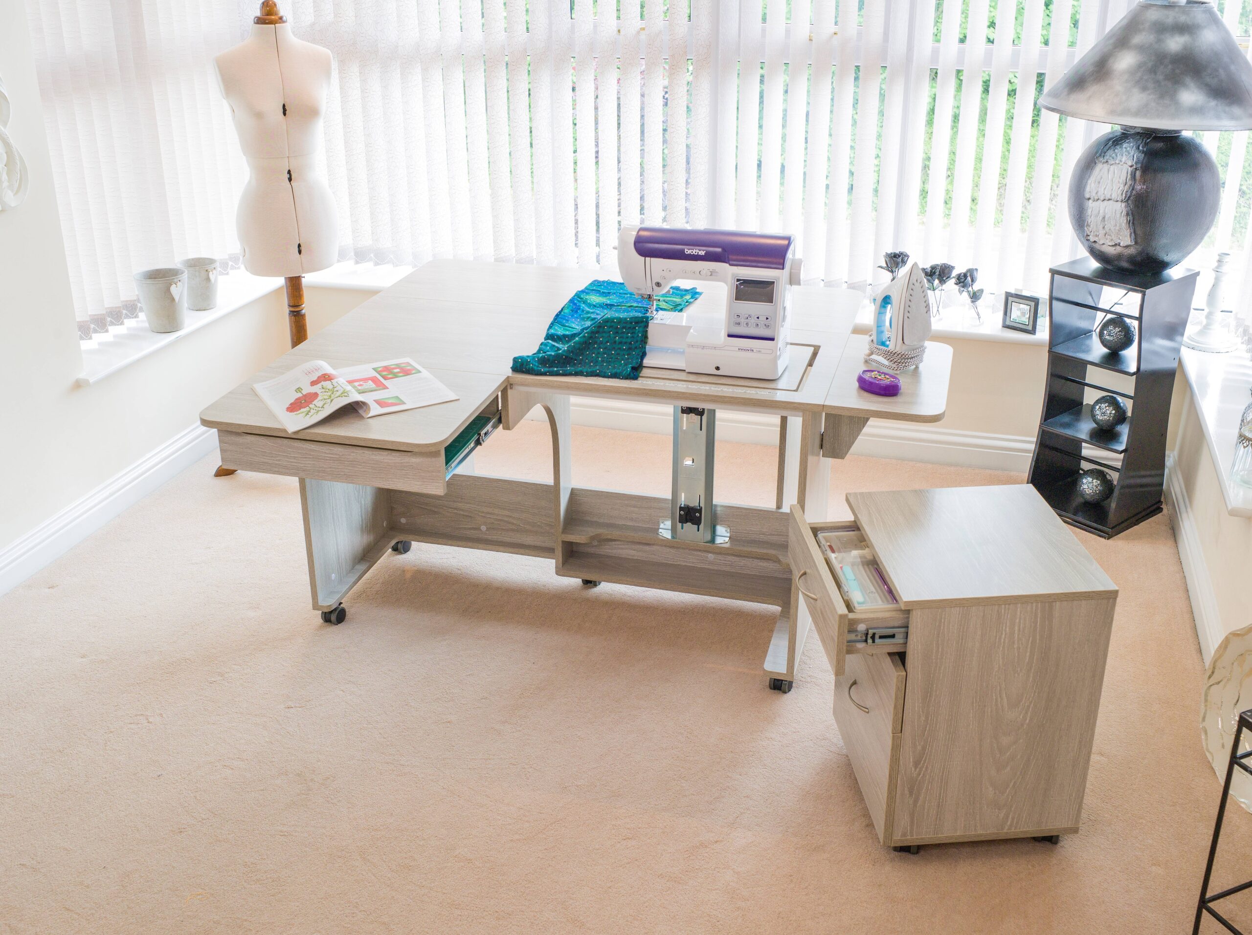 Make A Sewing Machine Table From A Wood Table- Quilted Joy